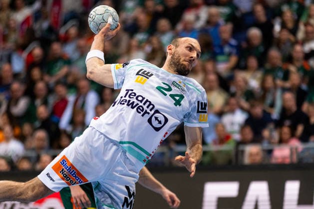Marcel SCHILLER (FRISCH AUF! Goeppingen, 24) schießt schiesst einen Siebenmeter erzielt ein Tor, Aktion, Torwurf GER, TSV Hannover-Burgdorf vs. FRISCH AUF! Goeppingen, Handball, Bundesliga, 23. Spieltag, Spielzeit 2025 2026, 01.03.2026, GER, TSV Hannover-Burgdorf vs. FRISCH AUF! Goeppingen, Handball, Bundesliga, 23. Spieltag, Spielzeit 2025 2026, 01.03.2026, Hannover Copyright: xEibnerxPressefoto OliverxSchmidtx EP_OST