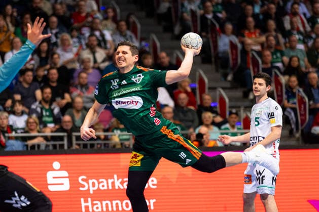 Marius STEINHAUSER (TSV Hannover-Burgdorf, 19) erzielt ein Tor, Aktion, Torwurf GER, TSV Hannover-Burgdorf vs. FRISCH AUF! Goeppingen, Handball, Bundesliga, 23. Spieltag, Spielzeit 2025 2026, 01.03.2026, GER, TSV Hannover-Burgdorf vs. FRISCH AUF! Goeppingen, Handball, Bundesliga, 23. Spieltag, Spielzeit 2025 2026, 01.03.2026, Hannover Copyright: xEibnerxPressefoto OliverxSchmidtx EP_OST
