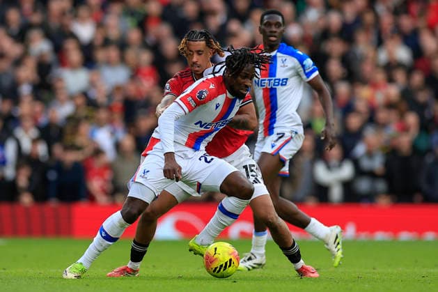 Manchester United, ManU v Crystal Palace, Premier League Evann Guessand (29) of Crystal Palace and Leny Yoro (15) of Manchester United challenge for the ball during the Premier League match between Manchester United and Crystal Palace at Old Trafford, Manchester, UK on 1 March 2026. Manchester Old Trafford Greater Manchester UK Editorial use only DataCo restrictions apply See www.football-dataco.com , Copyright: xConorxMolloyx PSI-23823-0096