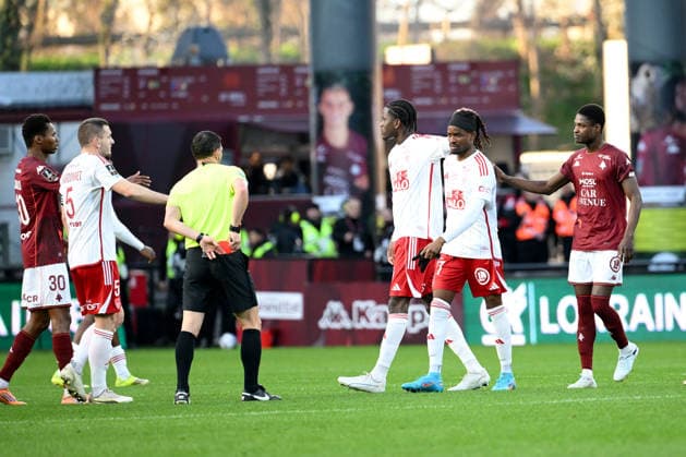 FC Metz v Stade Brestois 29 - Ligue 1 McDonald s 2025 2026 27 Daouda GUINDO (sb29) - 38 Sadibou SANE (fcm) during the Ligue 1 McDonald s match between Metz and Brest on March 1, 2026 at Stade Saint-Symphorien in Metz, France. Metz France  Copyright: xFEPx 776465511