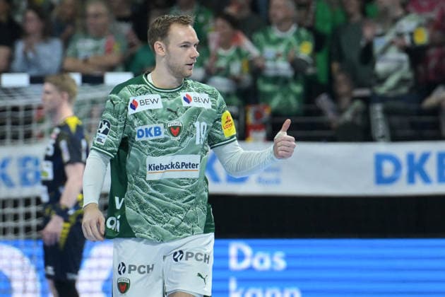 01.03.2026, xlakx, Handball Daikin HBL, Fuechse Berlin - Rhein-Neckar Löwen v.l. Mathias Gidsel (Fuechse Berlin) gibt Anweisungen, gestikuliert mit den Armen, gesticulate, gives instructions Berlin