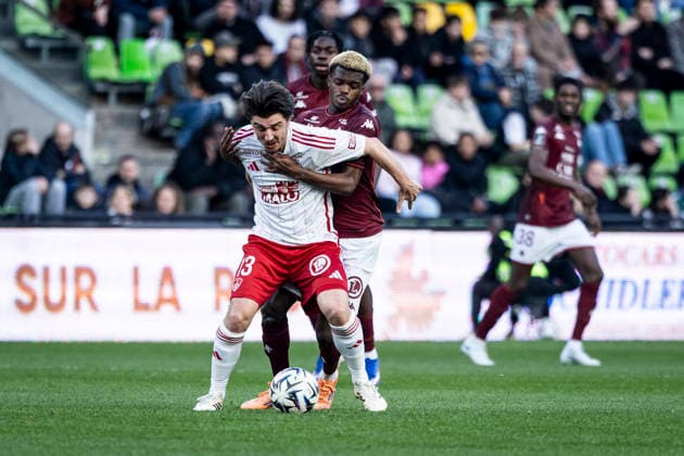 FOOTBALL : Metz vs Stade Brestois - ligue 1 - Metz - 01 03 26 Joris Chotard 13 et Alpha TourÃ 12  Copyright: xelyxandroxcegarrax
