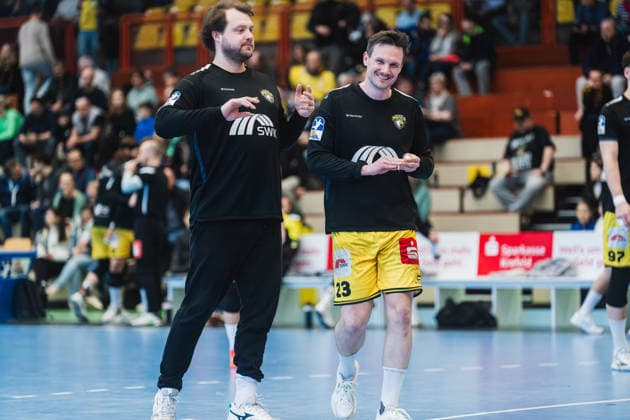 Mike Schulz (HSG Krefeld Niederrhein, 23), lachen, Spass vor dem Spiel HSG Krefeld Niederrhein vs. HC Oppenweiler Backnang, Handball, 2.HBL, 22.Spieltag, Saison 2025 26, 01.03.2026, HSG Krefeld Niederrhein vs. HC Oppenweiler Backnang, Handball, 2.HBL, 22.Spieltag, Saison 2025 26, 01.03.2026 Krefeld Copyright: xEibner-Pressefoto LukasxBaldygax EP_LBA