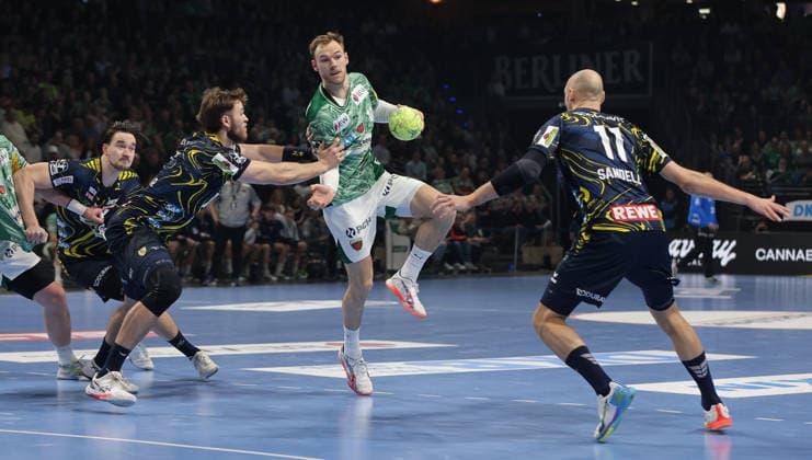 Steven Plucnar Jacobsen, Mathias Gidsel, Lukas Sandell Zweikampf Spielszene Aktion Handball HBL Bundesliga Herren 23. Spieltag Saison 2025 2026 01.03.2026 Füchse Berlin vs Rhein Neckar Löwen RNL