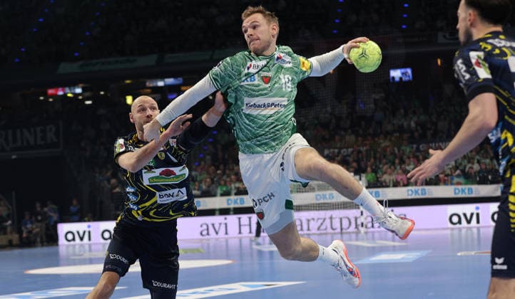 Lukas Sandell, Mathias Gidsel am Ball Zweikampf Spielszene Aktion Handball HBL Bundesliga Herren 23. Spieltag Saison 2025 2026 01.03.2026 Füchse Berlin vs Rhein Neckar Löwen RNL