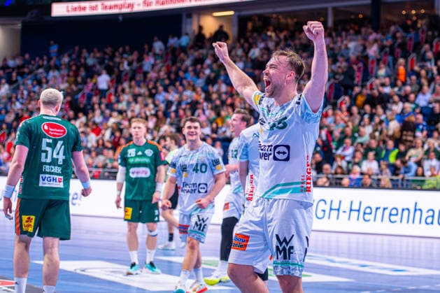 (v.l.), TSV Hannover-Burgdorf (grün) gegen FRISCH AUF! Göppingen (weiß) am 23. Spieltag der Saison 2025 2026 in der DAIKIN Handball-Bundesliga (01.03.2026, ZAG Arena (Hannover, GER), Copyright: xJanxGuentherx xTSVxHannover-Burgdorfx