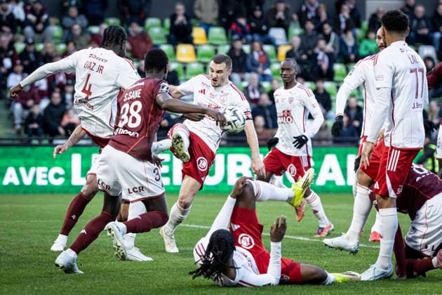 FOOTBALL : Metz vs Stade Brestois - ligue 1 - Metz - 01 03 26 Brendan Chardonnet 5  Copyright: xelyxandroxcegarrax