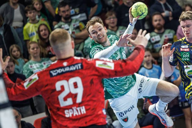 Berlin, 01.03.26, Handball: Bundesliga, Fuechse Berlin - Rhein-Neckar Löwen, 23. Spieltag, Max-Schmeling-Halle. Mathias Gidsel (Füchse Berlin) wirft den Ball auf das Tor. Fuechse Berlin - HSG Wetzlar