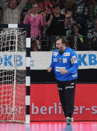GER HBL Saison 2025 2026 FÜCHSE Berlin vs Rhein Neckar Löwen, 01.03.26, Max-Schmeling-Halle, Berlin, Dejan MILOSAVLJEV (Füchse Berlin 96) jubelt nach erfolgreicher Parade, Schrei, Emotion, Faust
