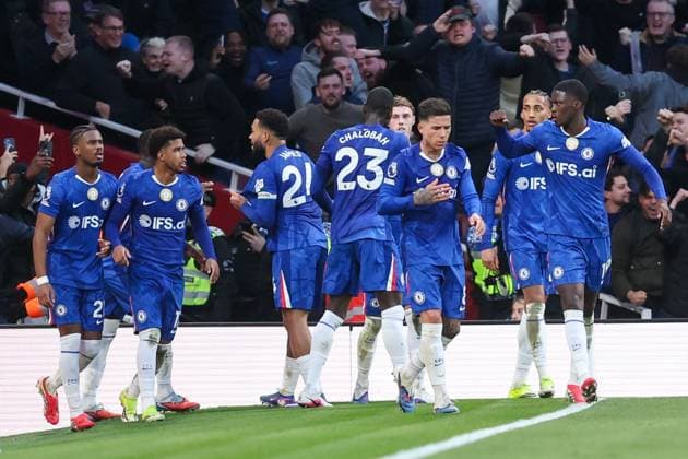 Chelsea players celebrate after Piero Hincapie of Arsenal (Not pictured) scored an own goal giving Chelsea their first goal of the match Arsenal v Chelsea, Football, Premier League, Emirates Stadium, London, UK - 01 03 2026 EDITORIAL USE ONLY No use with unauthorised audio, video, data, fixture lists (outside the EU), club league logos or live services. Online in-match use limited to 45 images (+15 in extra time). No use to emulate moving images. No use in betting, games or Copyright: xAnthonyxHanc Shutterstockx 16718865t