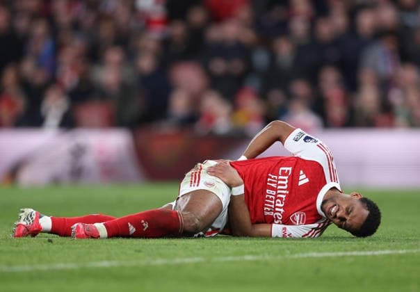 London, England, 1st March 2026. Jurrien Timber of Arsenal winces as he goes down during the Arsenal vs Chelsea Premier League match at the Emirates Stadium, London. Picture credit should read: David Klein Sportimage EDITORIAL USE ONLY. No use with unauthorised audio, video, data, fixture lists, club league logos or live services. Online in-match use limited to 120 images, no video emulation. No use in betting, games or single club league player publications. SPI_071_DK_Arsenal_Chelsea SPI-4568-0071