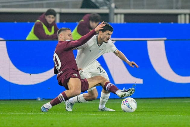 Torino™s Nikola Vlasic fights for the ball with Lazio™s Reda Belahyane during the Serie A soccer match between Torino and Lazio at the Grande Torino Stadium in Turin, Italy - Sunday, March 01, 2026. - Soccer .  Copyright: xTanoxPecoraro LaPressex