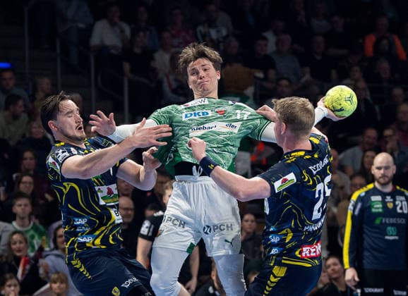 Handball, Herren, Saison 2025 2026, DAIKIN Handball-Bundesliga (23. Spieltag), Füchse Berlin - Rhein-Neckar Löwen, v.l. Robert Timmermeister (Löwen), Nils Lichtlein (Füchse Berlin), Haukur Thrastarson (Löwen), 01.03.2026, Copyright: xSebastianxRäppold MatthiasxKochx