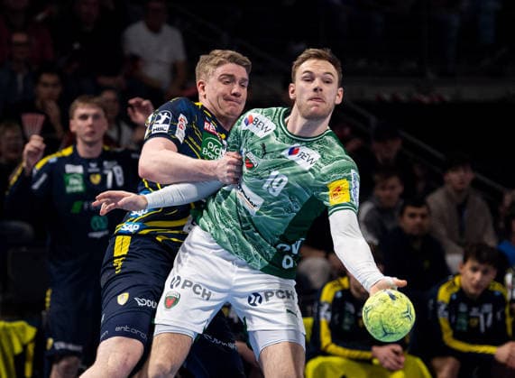 Handball, Herren, Saison 2025 2026, DAIKIN Handball-Bundesliga (23. Spieltag), Füchse Berlin - Rhein-Neckar Löwen, v.l. Haukur Thrastarson (Löwen), Mathias Gidsel (Füchse Berlin), 01.03.2026, Copyright: xSebastianxRäppold MatthiasxKochx