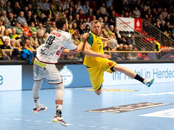 Jan von Boenigk (VfL Eintracht Hagen, 95) beim Torwurf gegen Leif Haack (TV 05 07 Huettenberg, 20) VfL Eintracht Hagen vs. TV 05 07 Huettenberg , Handball, 2. Bundesliga, 22. Spieltag, Saison 2025 2026, 01.03.2026 VfL Eintracht Hagen vs. TV 05 07 Huettenberg , Handball, 2. Bundesliga, 22. Spieltag, Saison 2025 2026, 01.03.2026 Hagen Copyright: xEibner-Pressefoto DamianxKruczynx EP_DKI