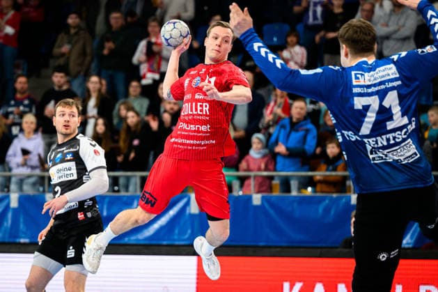 Bietigheim: HBL - 25 26 - SG BBM Bietigheim - HSG Nordhorn-Lingen Till Hermann (Bietighiem), Luca Tschentscher (Nordhorn) Bietigheim-Bissingen Egetrans Arena Baden-Württemberg Deutschland