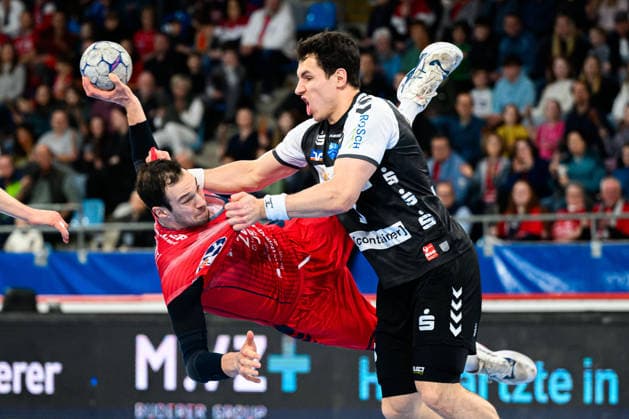 Bietigheim: HBL - 25 26 - SG BBM Bietigheim - HSG Nordhorn-Lingen Dominik Claus (Bietigheim), Christian Wilhelm (Nordhorn) Bietigheim-Bissingen Egetrans Arena Baden-Württemberg Deutschland