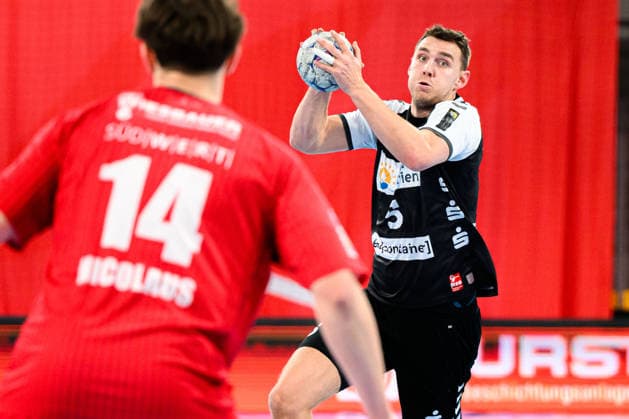 Bietigheim: HBL - 25 26 - SG BBM Bietigheim - HSG Nordhorn-Lingen Oscar Gentzel (Nordhorn) Bietigheim-Bissingen Egetrans Arena Baden-Württemberg Deutschland
