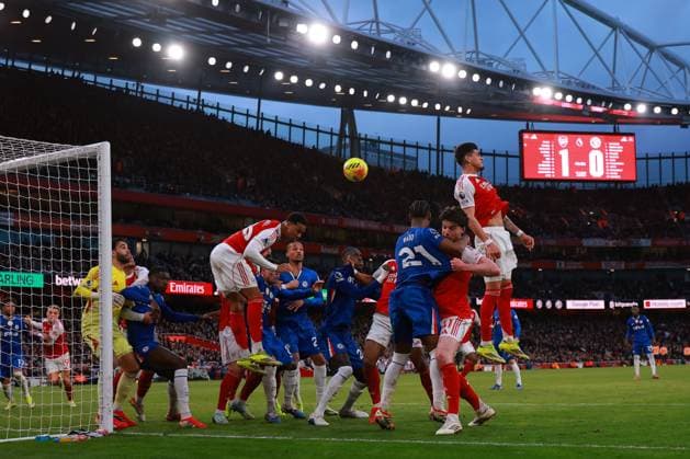 Piero Hincapie of Arsenal scores an own goal to make it 1-1 - Arsenal v Chelsea, Premier League, Emirates Stadium, London, UK - 1st March 2026 Editorial Use Only - DataCo restrictions apply, No free usage or syndication, standard fees apply. Arsenal v Chelsea, Premier League, Football, Emirates Stadium, London, UK - 01 Mar 2026London Emirates Stadium England United Kingdom EDITORIAL USE ONLY No use with unauthorised audio, video, data, fixture lists, club league logos or live services. Online in-match use limited to 120 images, no video emulation. No use in betting, games or single club league player publications. Copyright: xMDI Shutterstockx 16717017j