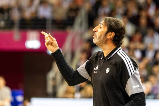 GER, FIBA Basketball World Cup 2027, European Qualifiers, Deutschland-Kroatien. 01.03.2026, Telekom Dome, Bonn, GER, FIBA Basketball World Cup 2027, European Qualifiers, Deutschland-Kroatien. Ãlex Mumbru (Trainer, Deutschland) Â Foto: Alexander Trienitz Bonn Telekom Dome Nordrhein-Westfalen Deutschland