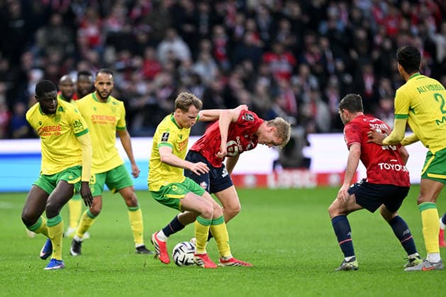 LOSC Lille v FC Nantes - Ligue 1 McDonald s 2025 2026 03 Nicolas COZZA (fcn) - 10 Hakon Arnar HARALDSSON (losc) during the Ligue 1 McDonald s match between Lille and Nantes at Stade Pierre Mauroy on March 1, 2026 in Lille, France. Lille France  Copyright: xFEPx 776348307