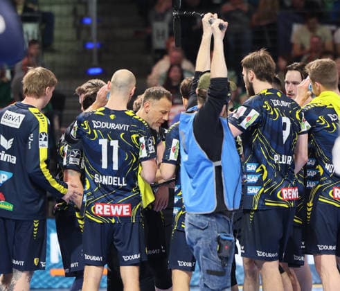 GER HBL Saison 2025 2026 FÜCHSE Berlin vs Rhein Neckar Löwen, 01.03.26, Max-Schmeling-Halle, Berlin, Timeout, Ansprache, Maik MACHULLA (Rhein-Neckar-Löwen_Trainer)
