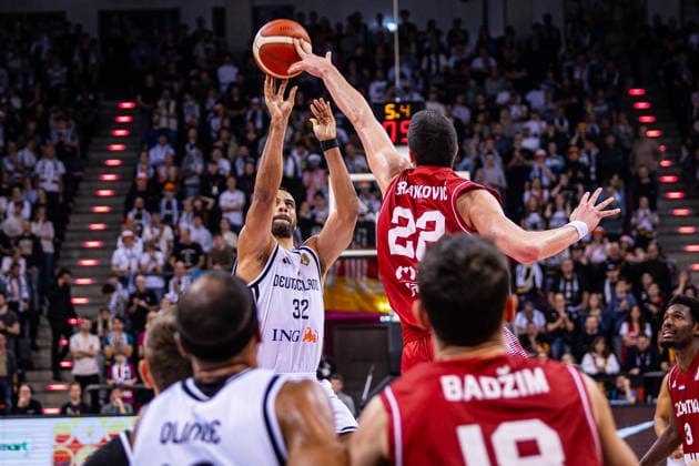 FIBA World Cup Qualifier: Germany vs. Croatia; 01.03.2026 Danko BrankoviÄ‡ (Croatia 22) blockt Johannes Thiemann (Deutscher Basketball Bund 32) - FIBA Basketball World Cup 2027 European Qualifiers, Deutschland vs. Kroatien, 1.3.2026, Telekom Dome, Bonn Copyright: xBEAUTIFULxSPORTS Derixx