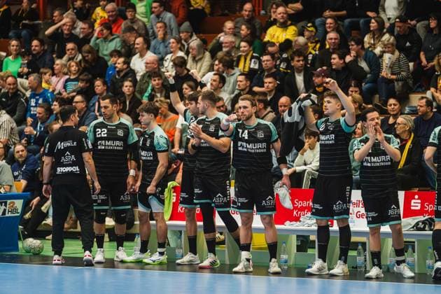 HC Oppenweiler Backnang, bejubelt ein Tor von der Bank HSG Krefeld Niederrhein vs. HC Oppenweiler Backnang, Handball, 2.HBL, 22.Spieltag, Saison 2025 26, 01.03.2026, HSG Krefeld Niederrhein vs. HC Oppenweiler Backnang, Handball, 2.HBL, 22.Spieltag, Saison 2025 26, 01.03.2026 Krefeld Copyright: xEibner-Pressefoto LukasxBaldygax EP_LBA