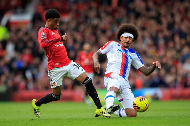 Manchester United, ManU v Crystal Palace, Premier League Amad Diallo (16) of Manchester United and Chris Richards (26) of Crystal Palace challenge for the ball during the Premier League match between Manchester United and Crystal Palace at Old Trafford, Manchester, UK on 1 March 2026. Manchester Old Trafford Greater Manchester UK Editorial use only DataCo restrictions apply See www.football-dataco.com , Copyright: xConorxMolloyx PSI-23823-0115