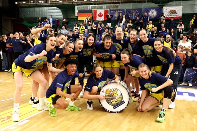 DEU, easyCredit DBBL, ALBA vs. Rutronik Stars Keltern, 01.03.2026, Soemmeringhalle, Berlin, DEU, easyCredit DBBL, ALBA vs. Rutronik Stars Keltern, im Bild ALBA-Spielerinnenkreis, mit Pauke