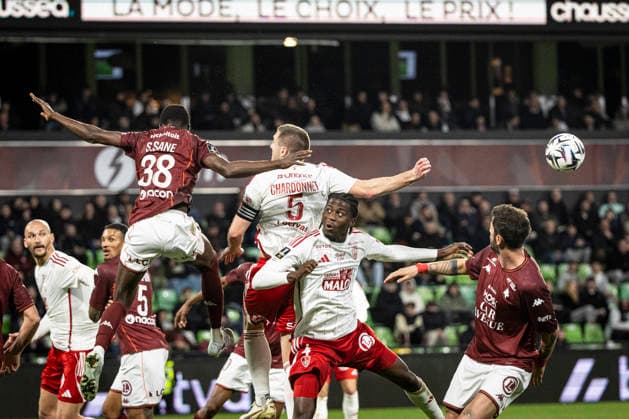 FOOTBALL : Metz vs Stade Brestois - ligue 1 - Metz - 01 03 26 Junior Diaz 4 et Sadibou SanÃ 38  Copyright: xelyxandroxcegarrax