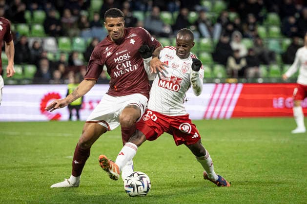 FOOTBALL : Metz vs Stade Brestois - ligue 1 - Metz - 01 03 26 Kamory Doumbia 23 et Jean-Philippe Gbamin 5  Copyright: xelyxandroxcegarrax