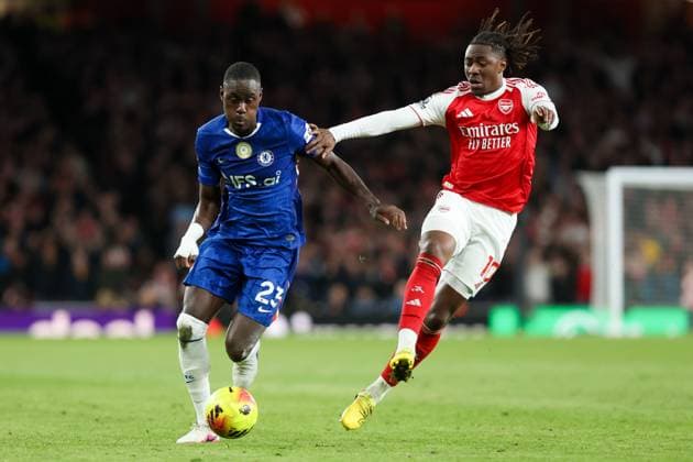 Trevoh Chalobah of Chelsea is challenged by Eberechi Eze of Arsenal Arsenal v Chelsea, Football, Premier League, Emirates Stadium, London, UK - 01 03 2026 EDITORIAL USE ONLY No use with unauthorised audio, video, data, fixture lists (outside the EU), club league logos or live services. Online in-match use limited to 45 images (+15 in extra time). No use to emulate moving images. No use in betting, games or Copyright: xAnthonyxHanc Shutterstockx 16718865bf