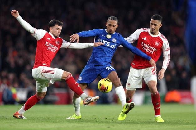 Arsenal v Chelsea 01 March 2026, London - Premier League Football - Arsenal v Chelsea - Joao Pedro of Chelsea is closed down by Martin Zubimendi and William Saliba of Arsenal - Photo: Charlotte Wilson Offside. London UK Copyright: xCharlottexWilsonx xOffsidexOffside