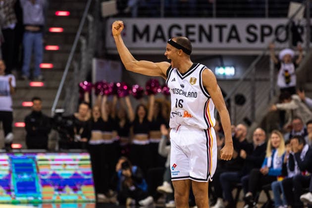 GER, FIBA Basketball World Cup 2027, European Qualifiers, Deutschland-Kroatien. 01.03.2026, Telekom Dome, Bonn, GER, FIBA Basketball World Cup 2027, European Qualifiers, Deutschland-Kroatien. Louis Olinde (Deutschland, No16) jubelt  Foto: Alexander Trienitz Bonn Telekom Dome Nordrhein-Westfalen Deutschland