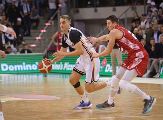 Länderspiel Deutschland vs. Kroatien iin Bonn WM-Qualifikation (Laenderspiel Weltmeisterschaftsvorbereitung) Hier: Tim Schneider