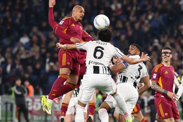 Donyell Malen of AS Roma and Lloyd Kelly, Gleison Bremer, compete for the ball during the Serie A 2025 2026 football match between AS Roma and Juventus FC at Olimpico stadium in Rome (Italy), March 1st, 2026. CesarexPurini