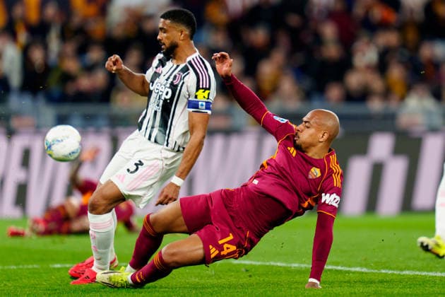 AS Roma v Juventus FC - Serie A Enilive Donyell Malen of AS Roma and Bremer of Juventus FC during the serie Serie A Enilive match between AS Roma and Juventus FC at Stadio Olimpico on March 01, 2026 in Rome, Italy Rome Stadio Olimpico Lazio Italy Copyright: xGiuseppexMaffiax 260301_SerieA_Roma-Juventus_GM_00781