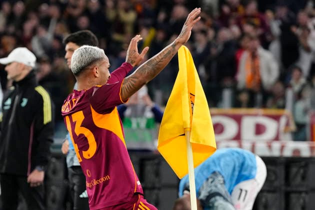 AS Roma v Juventus FC - Serie A Wesley right-back of Roma and Brazil celebrates after scoring his sides first goal during the Serie A match between AS Roma and Juventus FC at Stadio Olimpico on March 1, 2026 in Rome, Italy. Rome Italy  Copyright: xJosexBretonx originalFilename:bretonhernandez-asromavj260301_npC5X.jpg