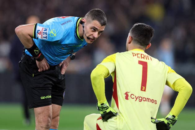 CALCIO - Serie A - AS Roma vs Juventus FC Rome, Italy - March 1, 2026: Referee Simone Sozza and Mattia Perin of Juventus seen in action during the Serie A Enilive 2025-2026 football match between AS Roma vs Fc Juventus of Turin at Olympic Stadium. Rome Italy  Copyright: xIPAxSport ABACAx