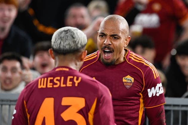 Foto IPP Cavaliere Emiliano. Roma 01 03 2026 Calcio Campionato Serie A 2025-2026. Roma - Juventus. Nella foto: esulta per il gol Donyell Malen con wesley Italy Photo Press - World Copyright italy ITALY  Copyright: xR4924_italyphotopressx