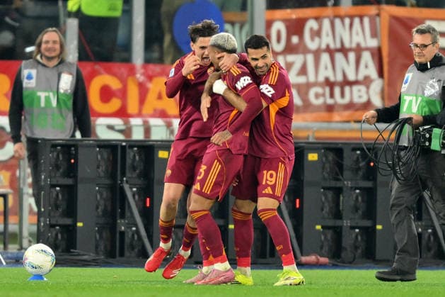 AS Roma and Juventus FC - Serie A ROME, ITALY - MARCH 01: Wesley Franca Lima (43) of AS Roma celebrates with teammates after scoring a goal during the Italian Serie A soccer match between AS Roma and Juventus FC at Stadio Olimpico in Rome, Italy, on March 01, 2026. Claudio Pasquazi Anadolu Rome Italy. Editorial use only. Please get in touch for any other usage.  Copyright: x2026xAnadoluxClaudioxPasquazix
