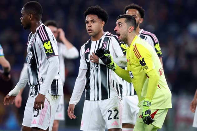 CALCIO - Serie A - AS Roma vs Juventus FC Rome, Italy - March 1, 2026: Weston Mckennie of Juventus, Mattia Perin of Juventus seen in action during the Serie A Enilive 2025-2026 football match between AS Roma vs Fc Juventus of Turin at Olympic Stadium. Rome Italy  Copyright: xIPAxSport ABACAx