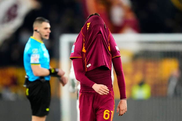 AS Roma v Juventus FC - Serie A Niccolo Pisilli central midfield of Roma and Italy dejected after the Serie A match between AS Roma and Juventus FC at Stadio Olimpico on March 1, 2026 in Rome, Italy. Rome Italy  Copyright: xJosexBretonx originalFilename:bretonhernandez-asromavj260301_npp5P.jpg