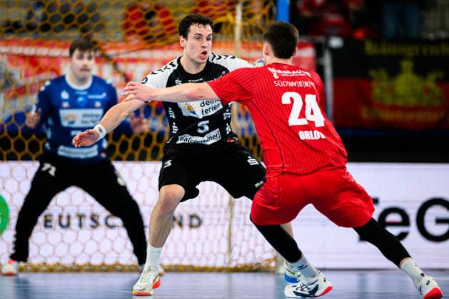 Bietigheim: HBL - 25 26 - SG BBM Bietigheim - HSG Nordhorn-Lingen Christian Wilhelm (Nordhorn), Maxim Orlov (Bietigheim) Bietigheim-Bissingen Egetrans Arena Baden-Württemberg Deutschland