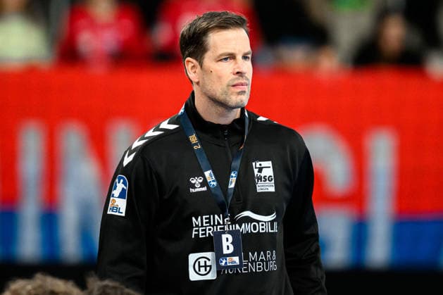 Bietigheim: HBL - 25 26 - SG BBM Bietigheim - HSG Nordhorn-Lingen Trainer Daniel Kubes (Nordhorn) Bietigheim-Bissingen Egetrans Arena Baden-Württemberg Deutschland