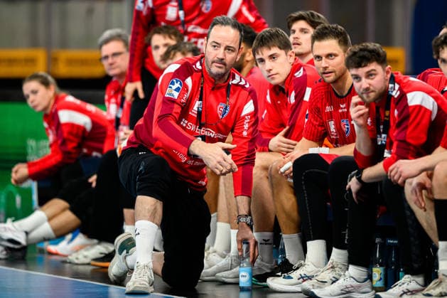 Bietigheim: HBL - 25 26 - SG BBM Bietigheim - HSG Nordhorn-Lingen Trainer Iker Romero (Bietigheim) Bietigheim-Bissingen Egetrans Arena Baden-Württemberg Deutschland