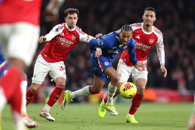 Arsenal v Chelsea 01 March 2026, London - Premier League Football - Arsenal v Chelsea - Joao Pedro of Chelsea is closed down by Martin Zubimendi and William Saliba of Arsenal - Photo: Charlotte Wilson Offside. London UK Copyright: xCharlottexWilsonx xOffsidexOffside
