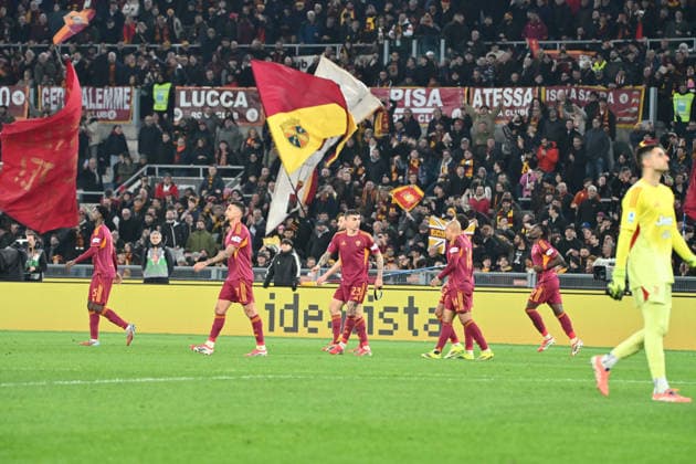 March 1, 2026, Roma, Roma, Italia: Goal the Donyell Malen (AS Roma) During the 2025 26 Italian Serie A football match between AS Roma and FC Juventus on March 1, 2026, at the Stadio Olimpico in Rome...Pictured: Roma Italia - ZUMAs236 20260301_aap_s236_079 Copyright: xFabioxSassox