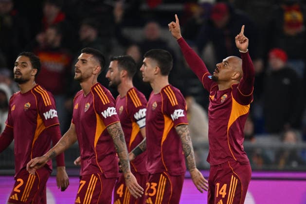 AS Roma v Juventus FC - Serie A Donyell Malen of A.S. Roma celebrates after scoring the goal to make it 3-1 during the 27th day of the Serie A Championship between A.S. Roma and Juventus F.C. at the Olympic Stadium in Rome, Italy, on March 1, 2026. Rome Italy Italy  Copyright: xDomenicoxCippitellix originalFilename:cippitelli-asromaju260301_npZBy.jpg